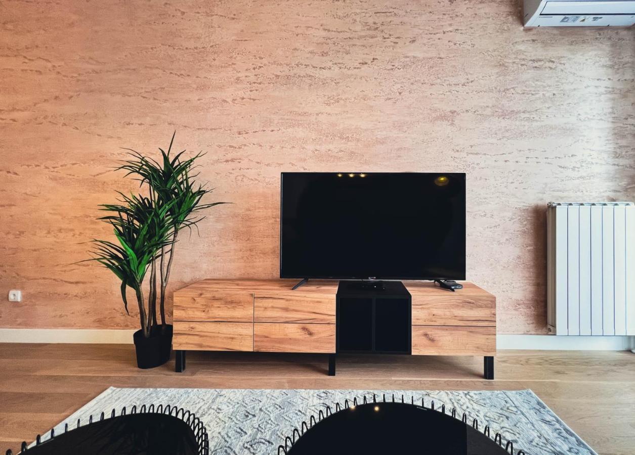 Waterfront Luxury Suites Belgrade Extérieur photo
