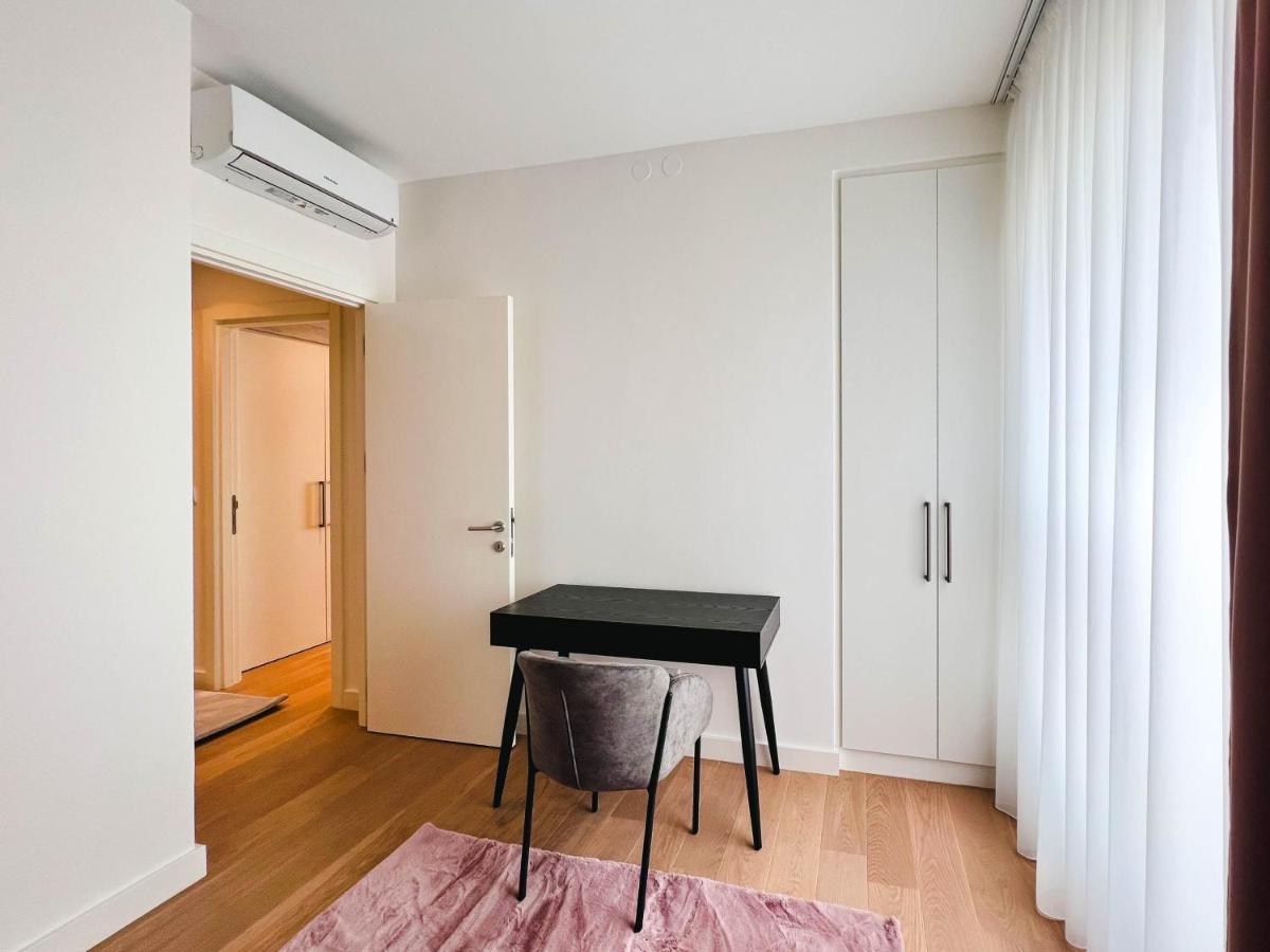 Waterfront Luxury Suites Belgrade Extérieur photo