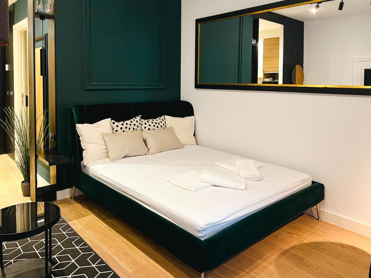 Waterfront Luxury Suites Belgrade Extérieur photo