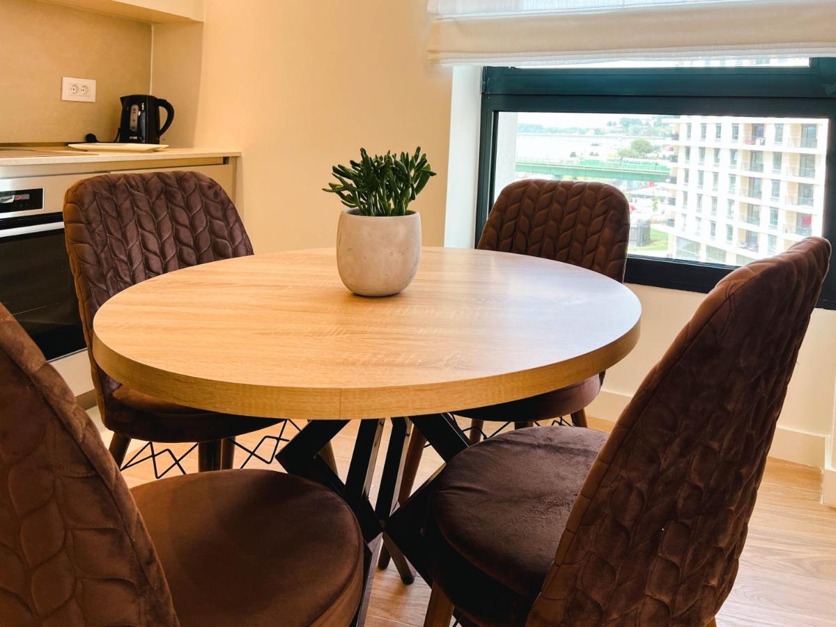 Waterfront Luxury Suites Belgrade Extérieur photo
