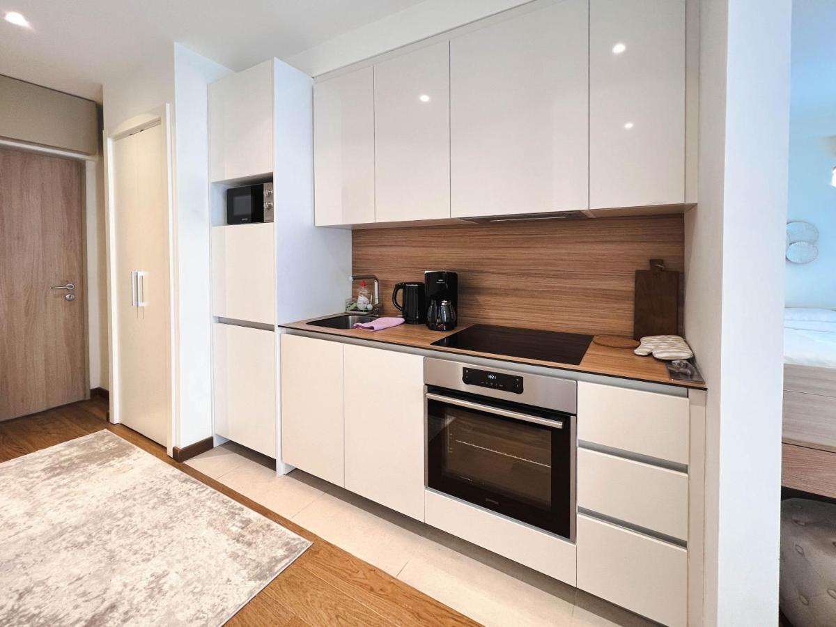 Waterfront Luxury Suites Belgrade Extérieur photo